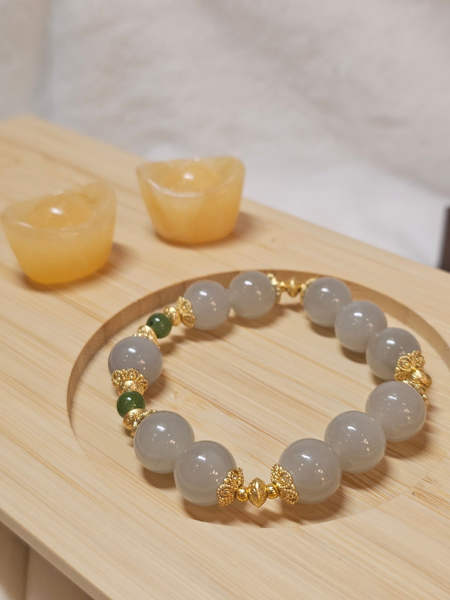 Smoky Lavender Hetian Jade · 12mm